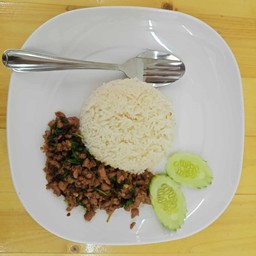 ข้าวกะเพราหมูสับพริกแห้ง