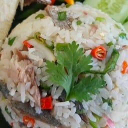 ข้าวมันขยำปลาทู🐬