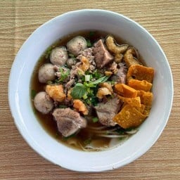 ก๋วยเตี๋ยว&อาหารตามสั่งนายอ๊อด