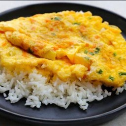 ข้าวไข่เจียวทรงเครื่อง