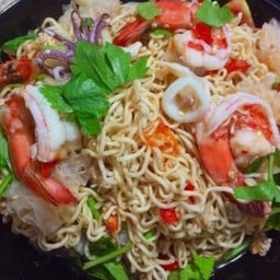 ครัวแสนแซ่บ  ต้ม  ตำ  ยำ  กะเพรา ซอยเพชรบุรี 15