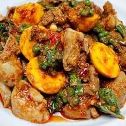 ผัดเผ็ดรังไข่อ่อน