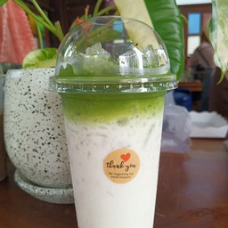 ชาเขียวนมสดสตอเบอรี่