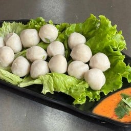 ลูกชิ้นลวกจิ้ม