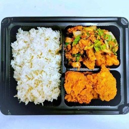 เซ็ตข้าวยำไก่แซ่บ+ไก่วิงส์แซ่บ 2 ชิ้น