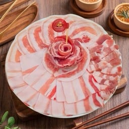 หมูสี่เหล่าทัพ