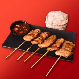 หมูปิ้ง 5 ไม้ + ข้าวเหนียว 1 ห่อ