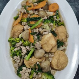 ผัด เต้าหู้  ทรงเครื่อง