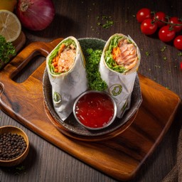 โรล ปลาแซลม่อนย่าง