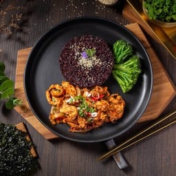 ข้าวราดผัดซอสบลูโกกิ