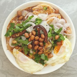 ยำขนมจีนครัวผักสด