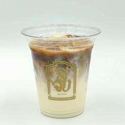 Iced cafe latte