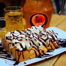 ขนมปัง - เนยกล้วยวิปครีมช็อค