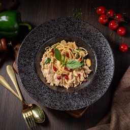 สปาเก็ตตี้ ผัดพริกแห้ง