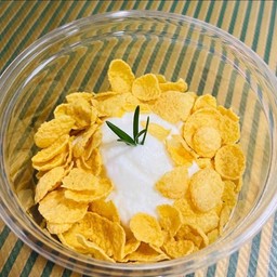 กรีกโยเกิร์ต + คอร์นเฟก