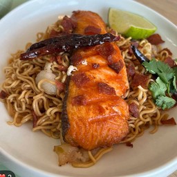 44.มาม่าผัดแห้ง.ซีฟู๊ด,แซลมอน