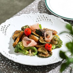 สลัดผักย่าง นามะแฮม