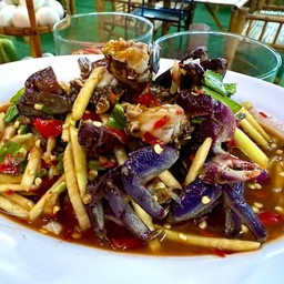 ยำมะมะม่วงปูจืด