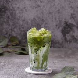 ชาเขียวมัทฉะ (Matcha Green tea).