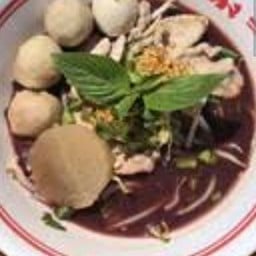 ก๋วยเตี๋ยวลูกชิ้นหมู