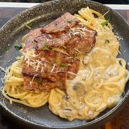 P10 พาสต้าเบคอนซอสครีมเห็ด Bacon Pasta with Creamy Mushroom Sauce