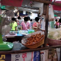 ตลาดลานทราย