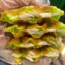 บ้าบิ่นมะพร้าวอ่อนใบเตย