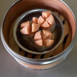 หมูหน้าไส้กรอก