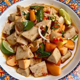 ยำเหลาหมูยอ ไส้กรอก