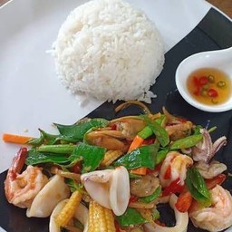 ข้าวผัดฉ่าทะเล