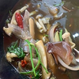 แกงเห็ดรวมน้ำย่านาง