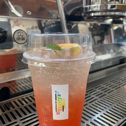 พีช กุหลาบ โซดา