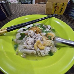 เส้นบะหมี่น้ำ หมูน้ำใส