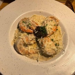 P4 พาสต้าซอสครีมเห็ดทรัฟเฟิลกุ้ง Pasta with Truffle Mushroom Cream Sauce and Shrimp