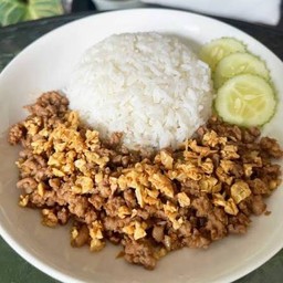 ข้าวหมูกระเทียม (หมูสับ)