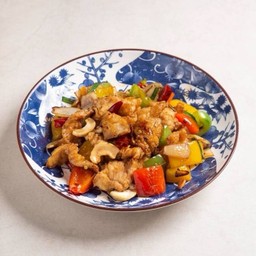 ไก่ผัดเม็ดมะม่วง Stir Fried Chicken With Cashew Nut
