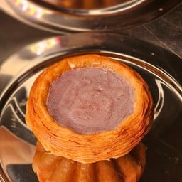 Purple yolk(Taro custard with salted egg yolk)