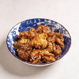 ไก่ทอดกระเทียม Stir Fried Garlic Chicken