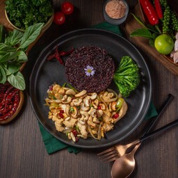 ผัดเม็ดมะม่วง+ข้าว