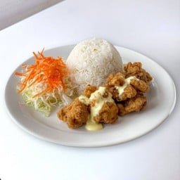 ข้าวไก่กรอบ ซอสครีมมะนาว