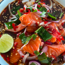 ยำแซลมอน