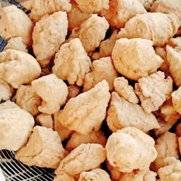 ทอดระเบิดลูกชิ้นปลา