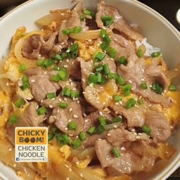 ไข่ข้นลาวาหมูชิ้นผัดซอส