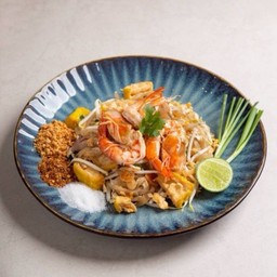 ผัดไทกุ้งสด Pad-Thai With Fresh Shrimp