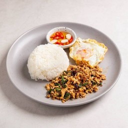 ข้าวกะเพราไข่ดาว Kapraw Basil With Fried Egg On Rice