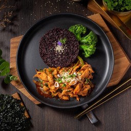 ข้าวราดผัดซอสโคชูจัง