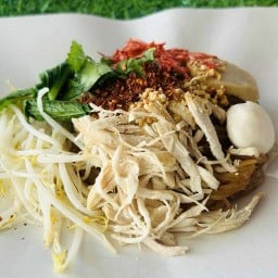 Tawan ก๋วยเตี๋ยวแห้งไก่ฉีก น้ำซอดสูตรเด็ด ( สาขาตลาดริมน้ำ ) สาขาตลาดริมน้ำ