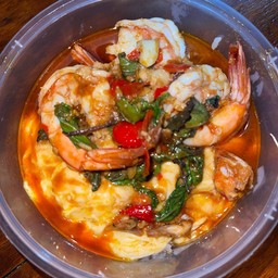 กระเพรากุ้งและไข่ข้น