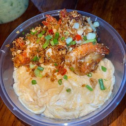 กุ้งทอดกระเทียมและไข่ข้น