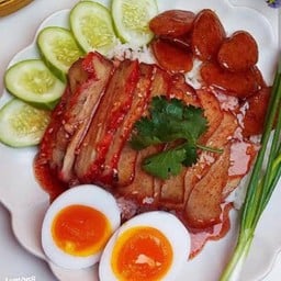 ข้าวหมูแดงราดซอส